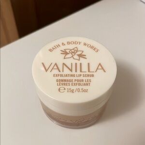 💋 NEW Bath & Body Works Vanilla Lip Scrub